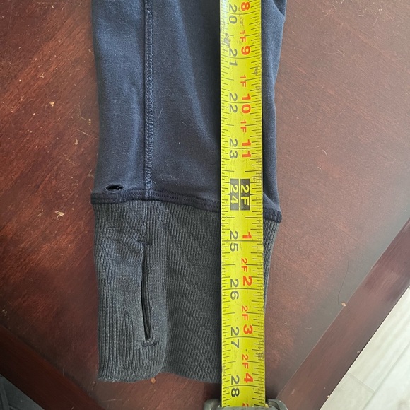 Lululemon scuba, old school! - Picture 6 of 6